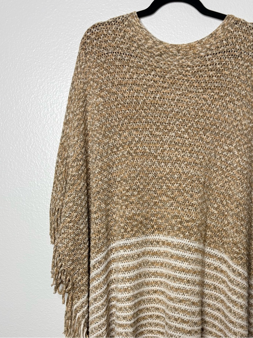 Ivory Taupe Lightweight Chenille Poncho With Fringe O/S. NEW! - Picture 5 of 9